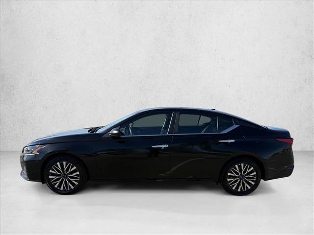 Used 2025 Nissan Altima 2.5 SV image 9