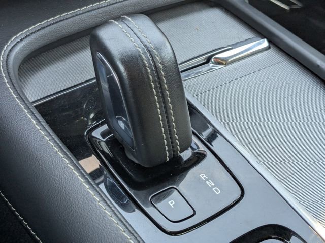 Used 2022 Volvo XC90 T8 R-Design w/ Advanced Package image 20