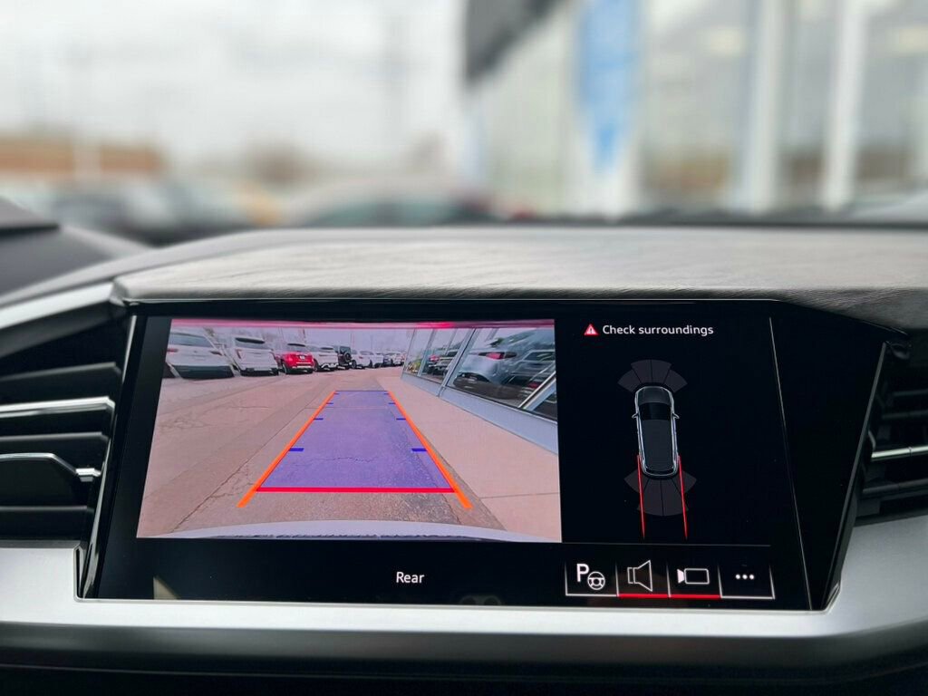 Used 2024 Audi Q4 e-tron Premium Plus w/ Premium Plus image 26