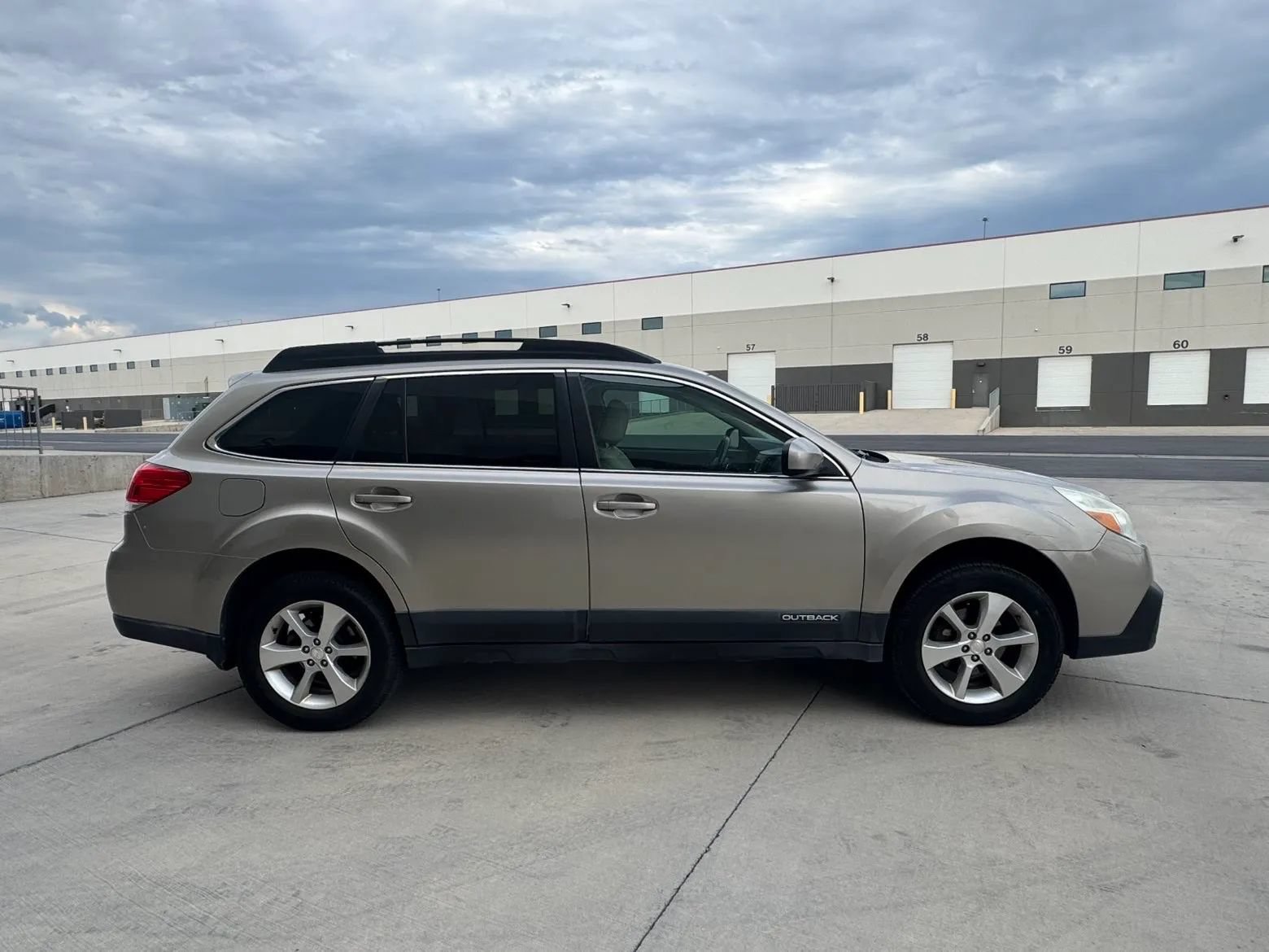 Used 2014 Subaru Outback 2.5i Limited AWD/4WD image 6