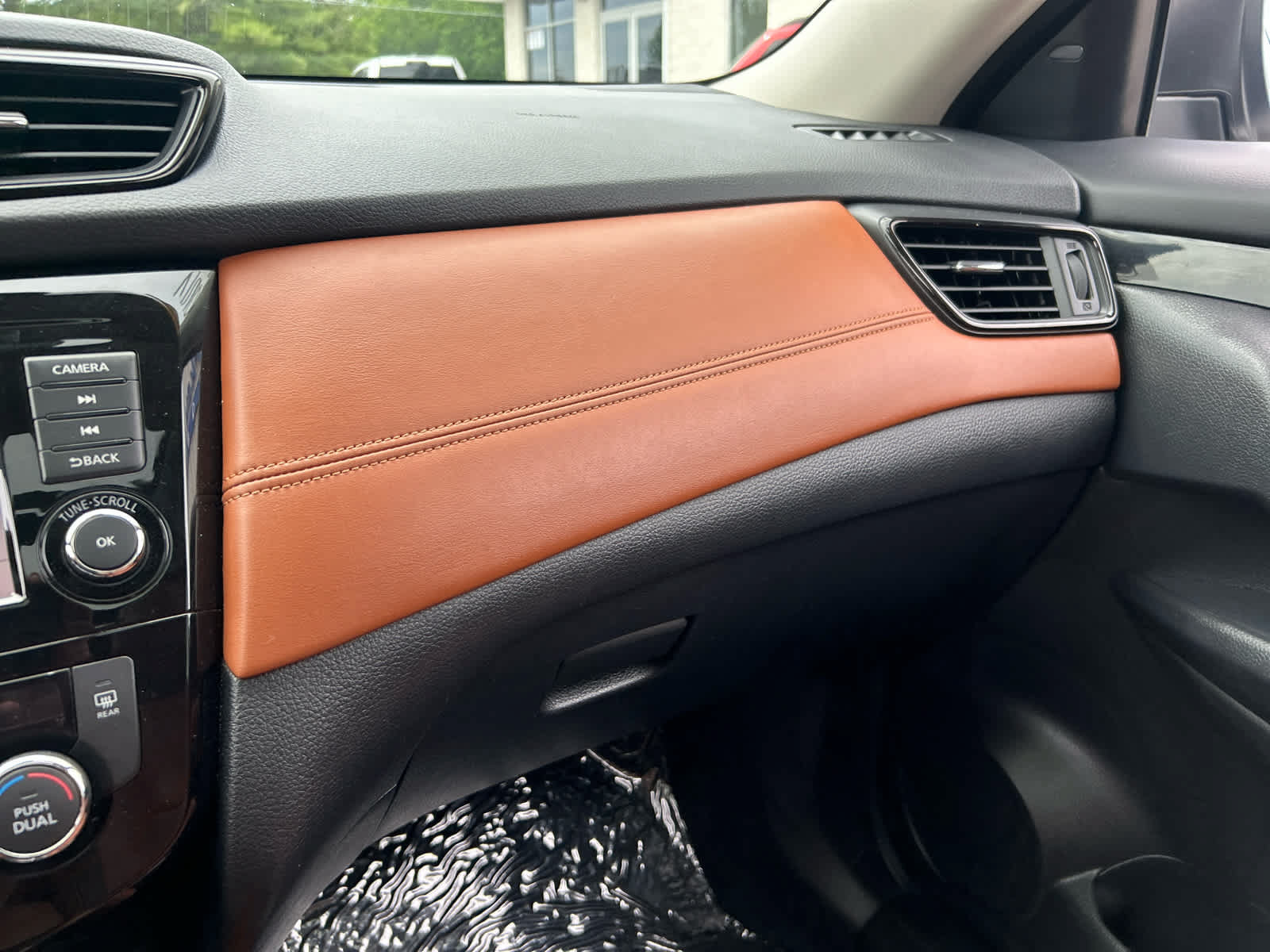 Used 2019 Nissan Rogue SL w/ Premium Package AWD/4WD image 21