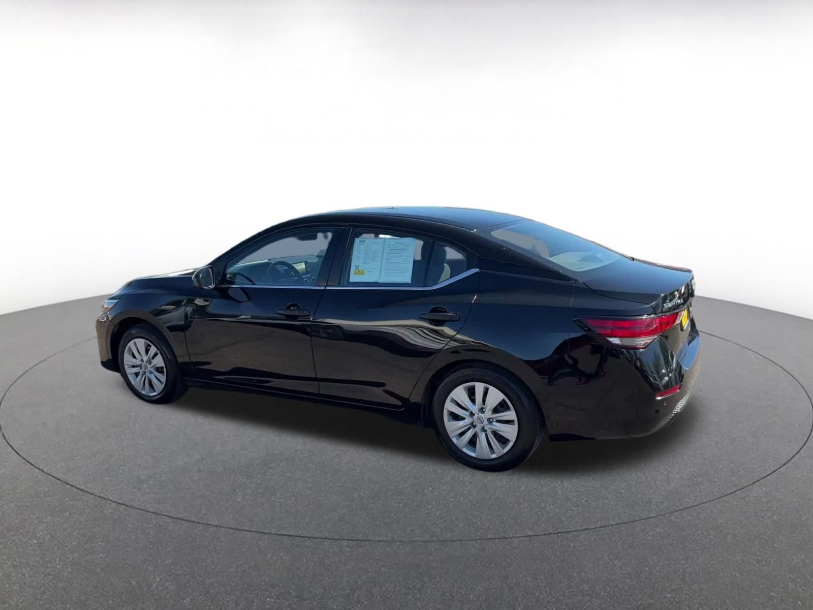 Used 2025 Nissan Sentra S FWD image 9