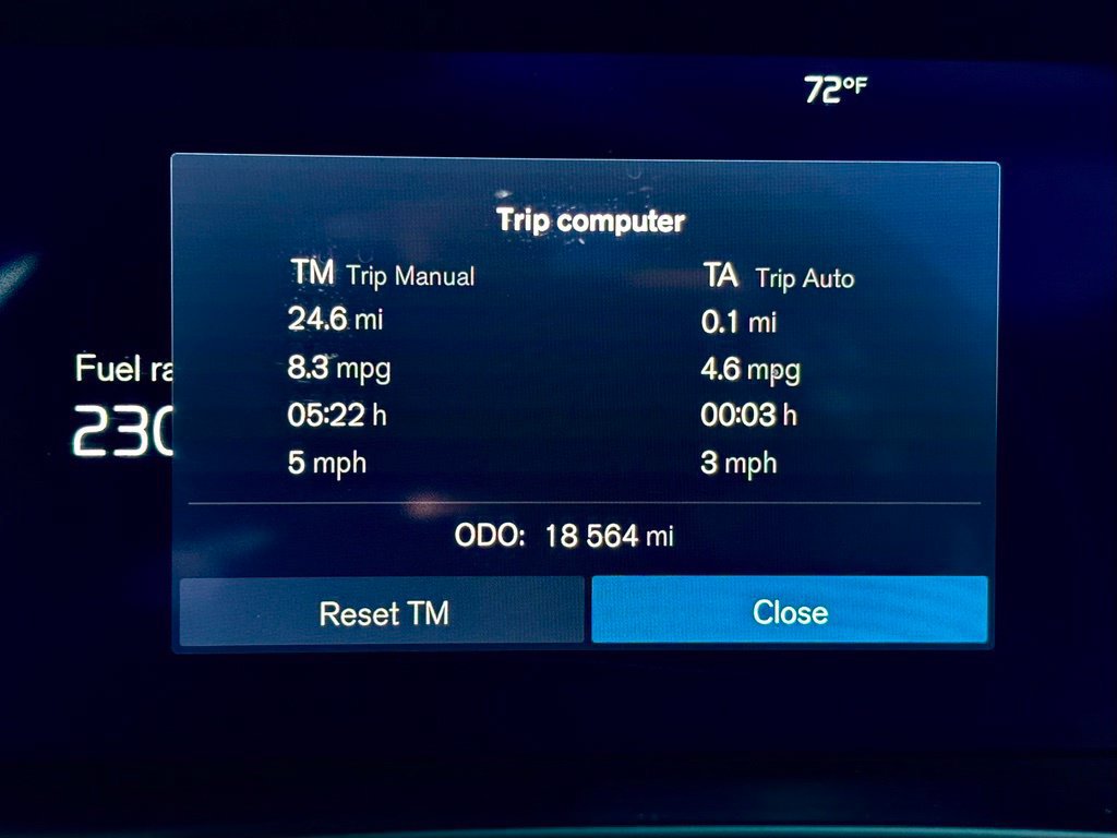 Used 2025 Volvo XC40 B5 Plus AWD/4WD image 39