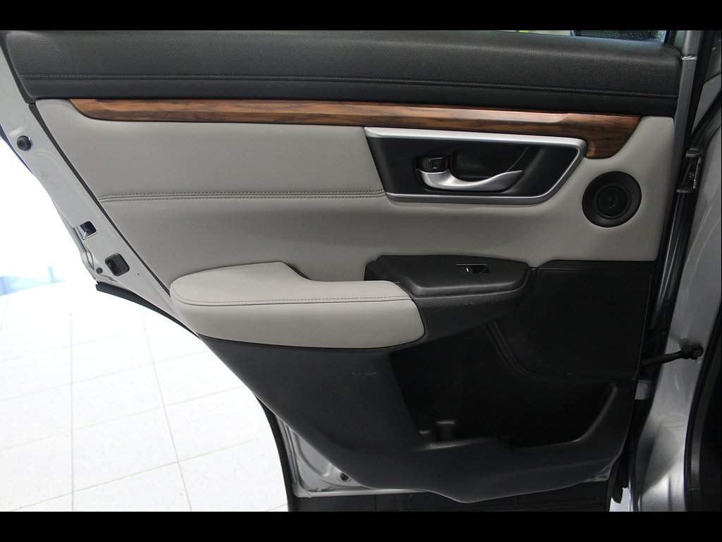 Used 2020 Honda CR-V Touring image 17