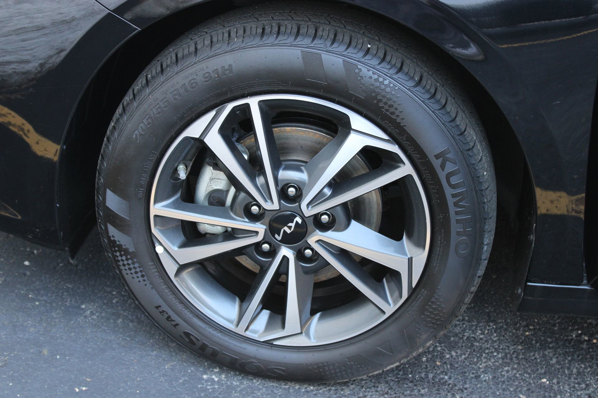 Used 2024 Kia Forte LXS image 11