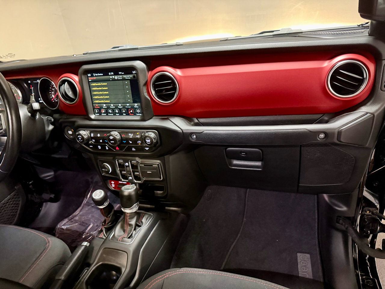 Used 2022 Jeep Gladiator Rubicon w/ Cold Weather Group image 36