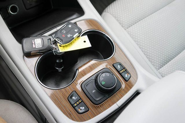 Used 2023 GMC Acadia SLE w/ Driver Convenience Package image 25