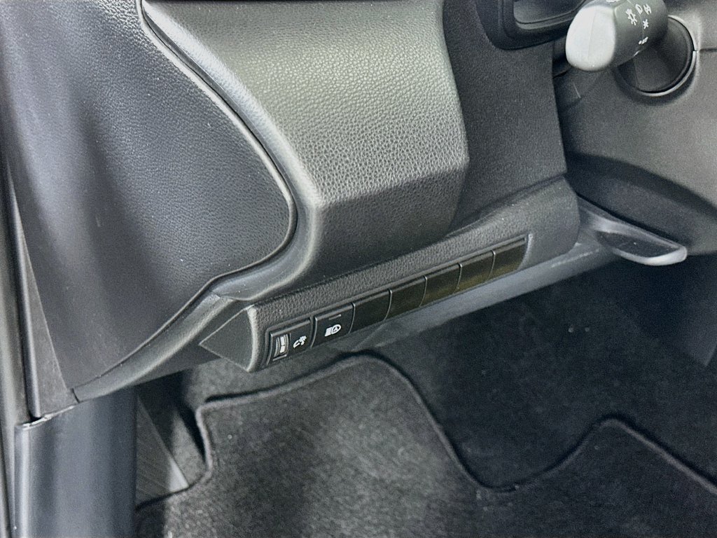 Certified 2024 Toyota Corolla SE FWD image 10