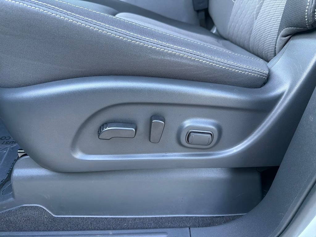 Certified 2024 Nissan Titan SV w/ SV Convenience Package image 16