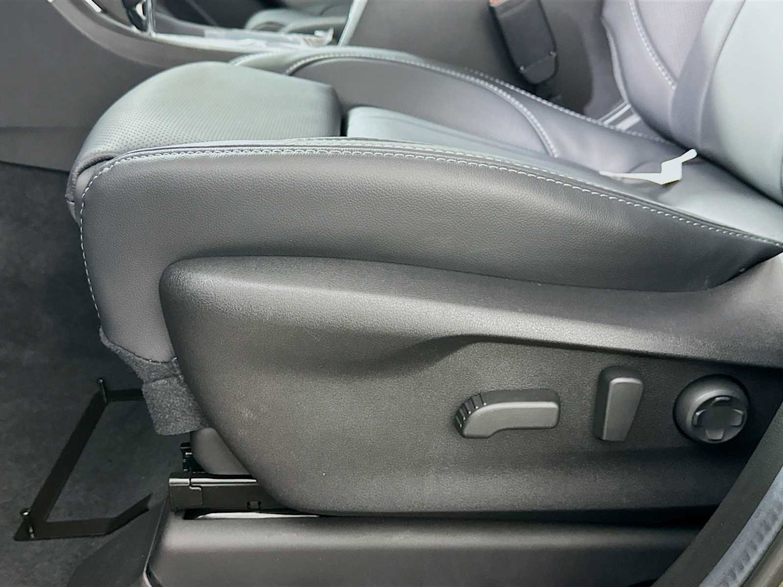 New 2025 Subaru Ascent Limited image 18