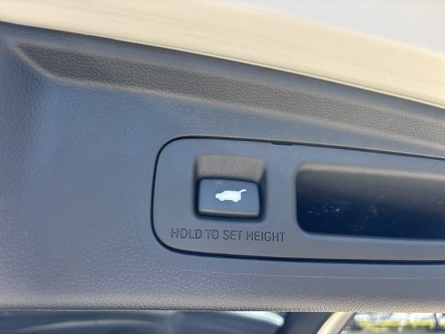 Used 2025 Honda CR-V EX-L image 9