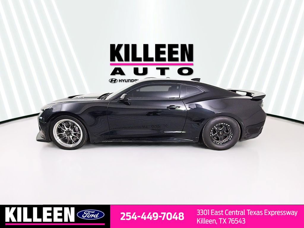 Used 2018 Chevrolet Camaro ZL1 RWD image 4