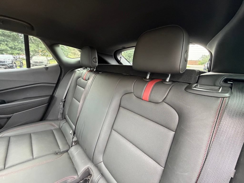 Used 2025 Chevrolet Trax RS FWD image 8