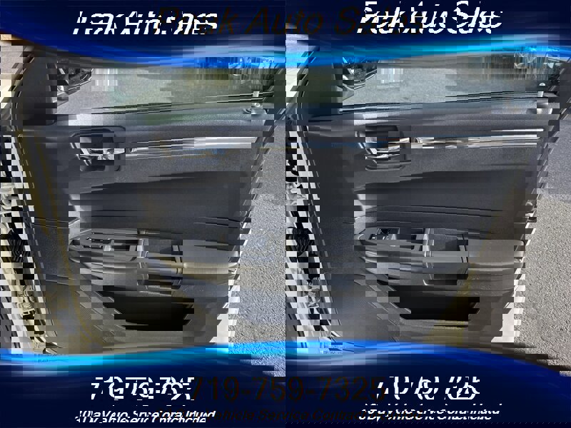 Used 2010 Chrysler 300 Touring image 29