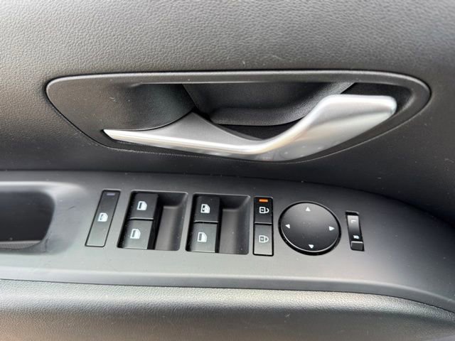 Used 2025 Hyundai Tucson SE FWD image 8