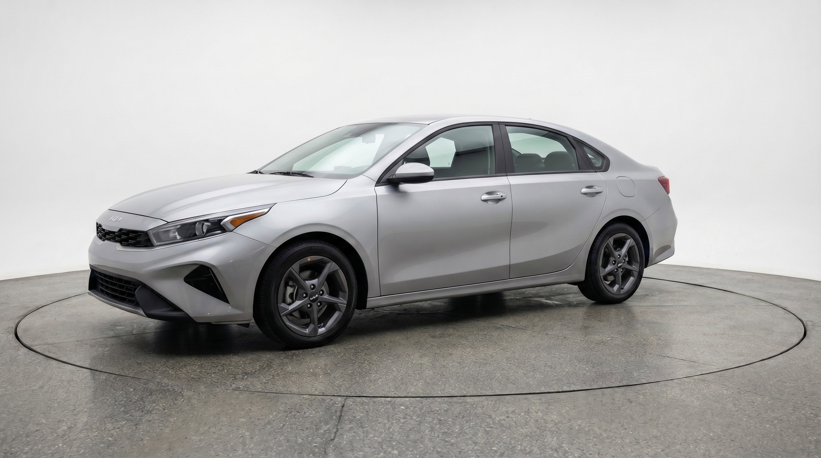 Used 2025 Kia K4 LXS image 3