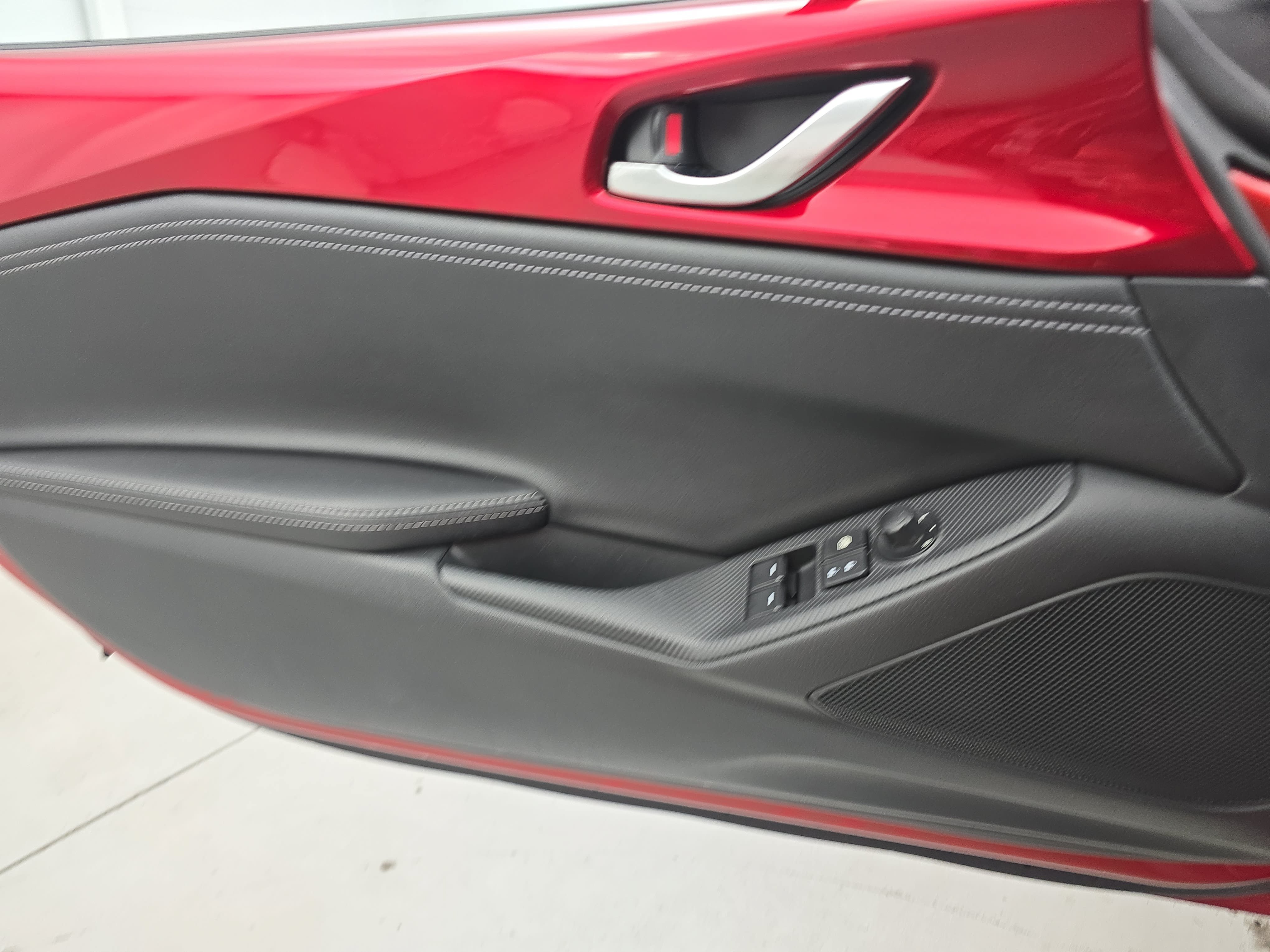 Used 2023 MAZDA MX-5 Miata Grand Touring RWD image 25