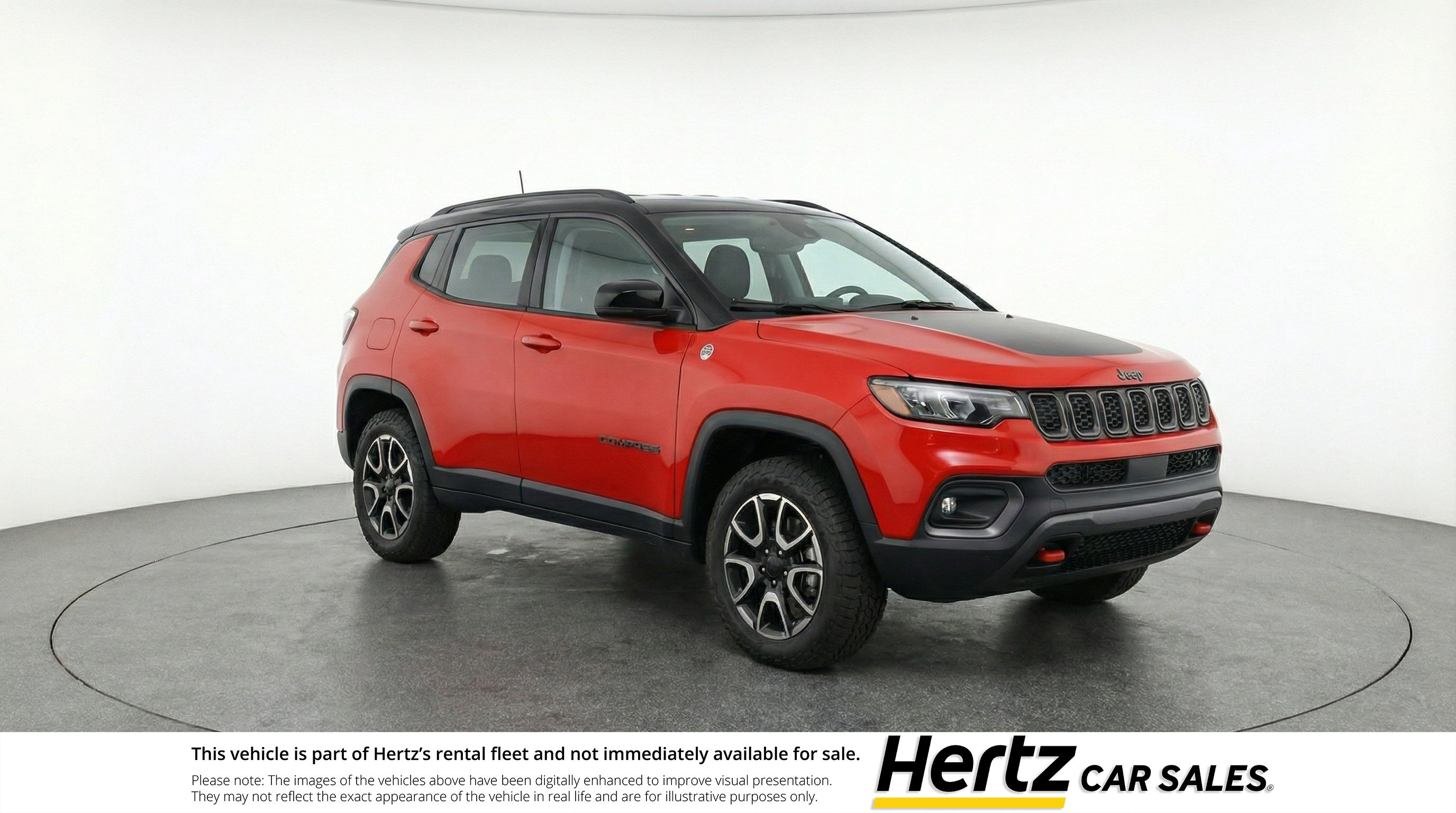 Used 2025 Jeep Compass Trailhawk image 1