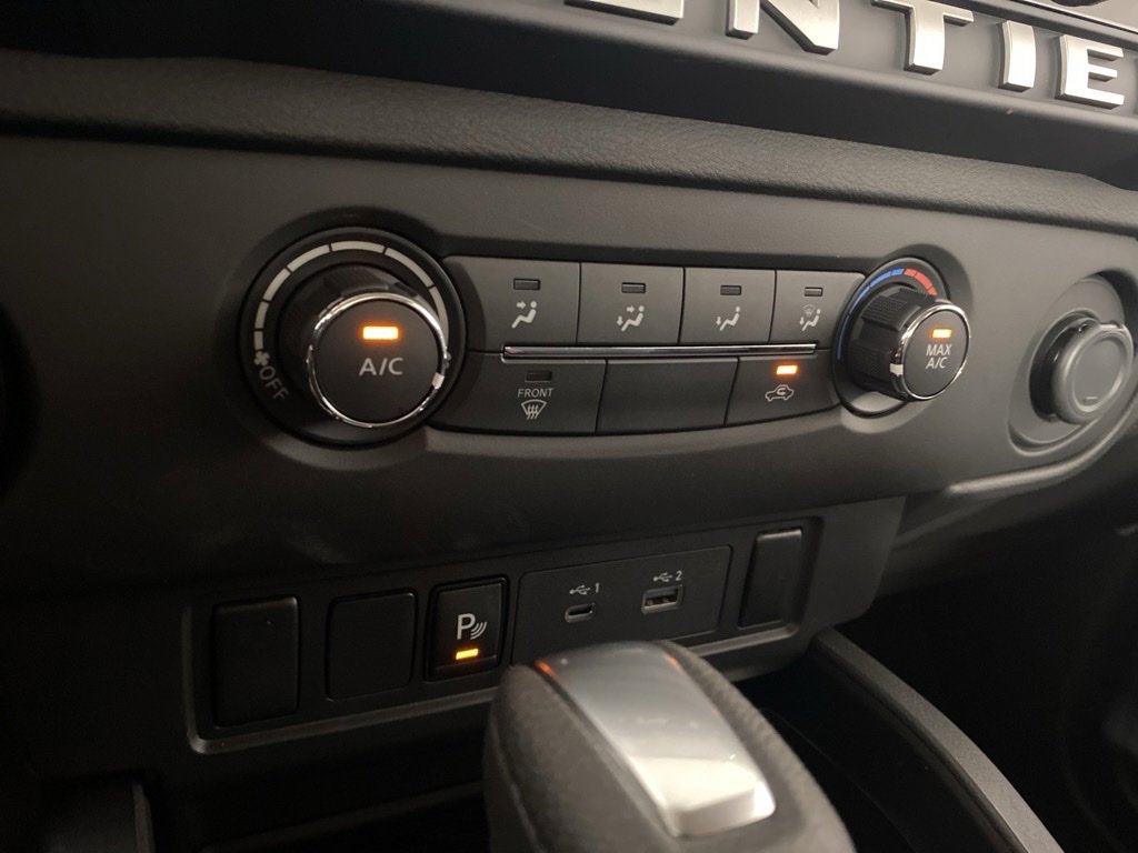 Used 2025 Nissan Frontier SV image 15