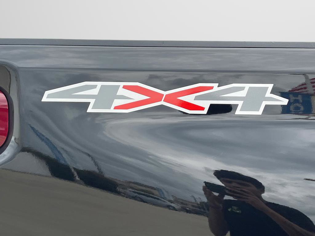Used 2022 Chevrolet Silverado 2500 Custom w/ Custom Value Package image 13