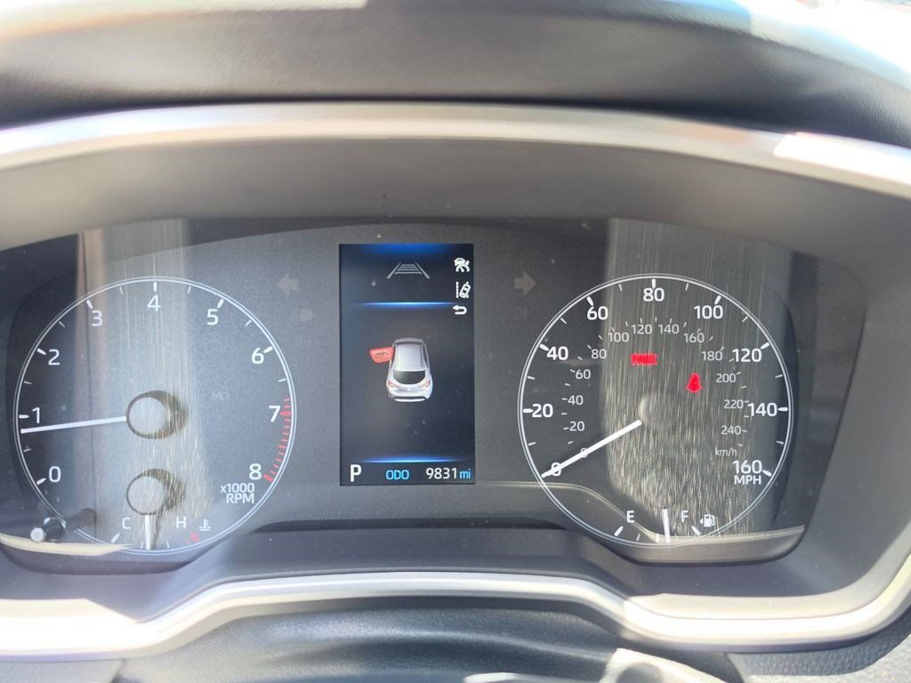 Certified 2025 Toyota Corolla SE w/ SE Package FWD image 12