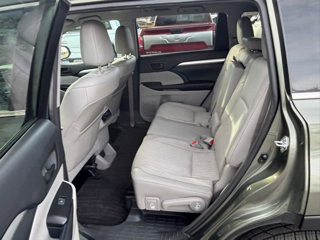 Used 2015 Toyota Highlander Plus image 23