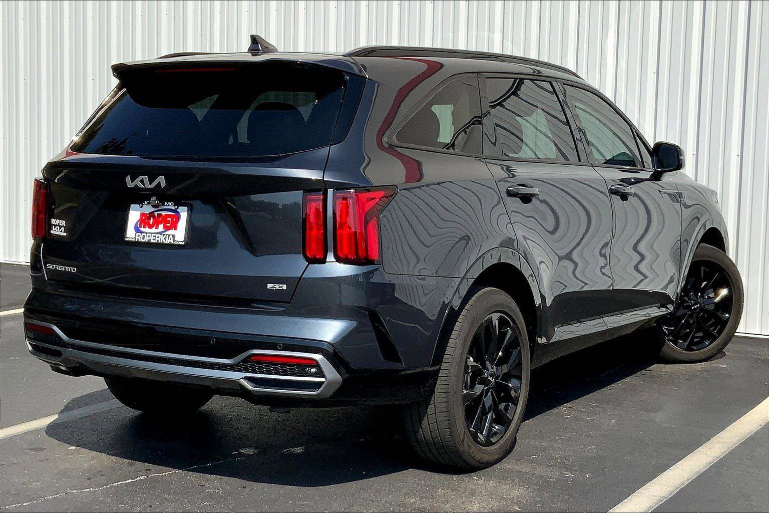 Used 2023 Kia Sorento SX image 11