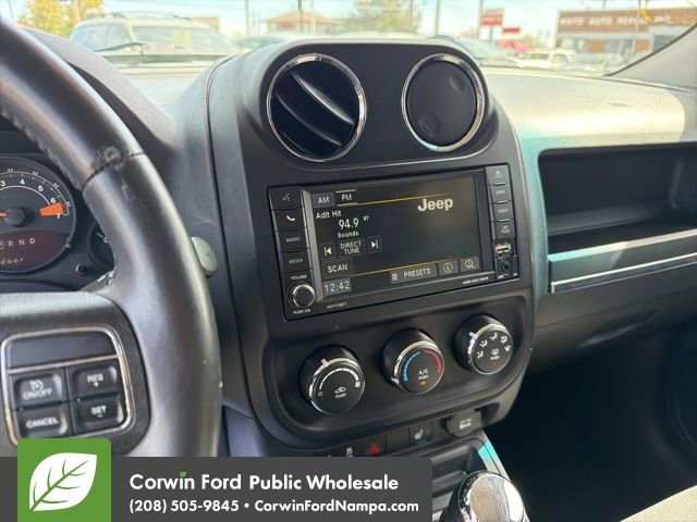 Used 2014 Jeep Patriot Latitude AWD/4WD image 18
