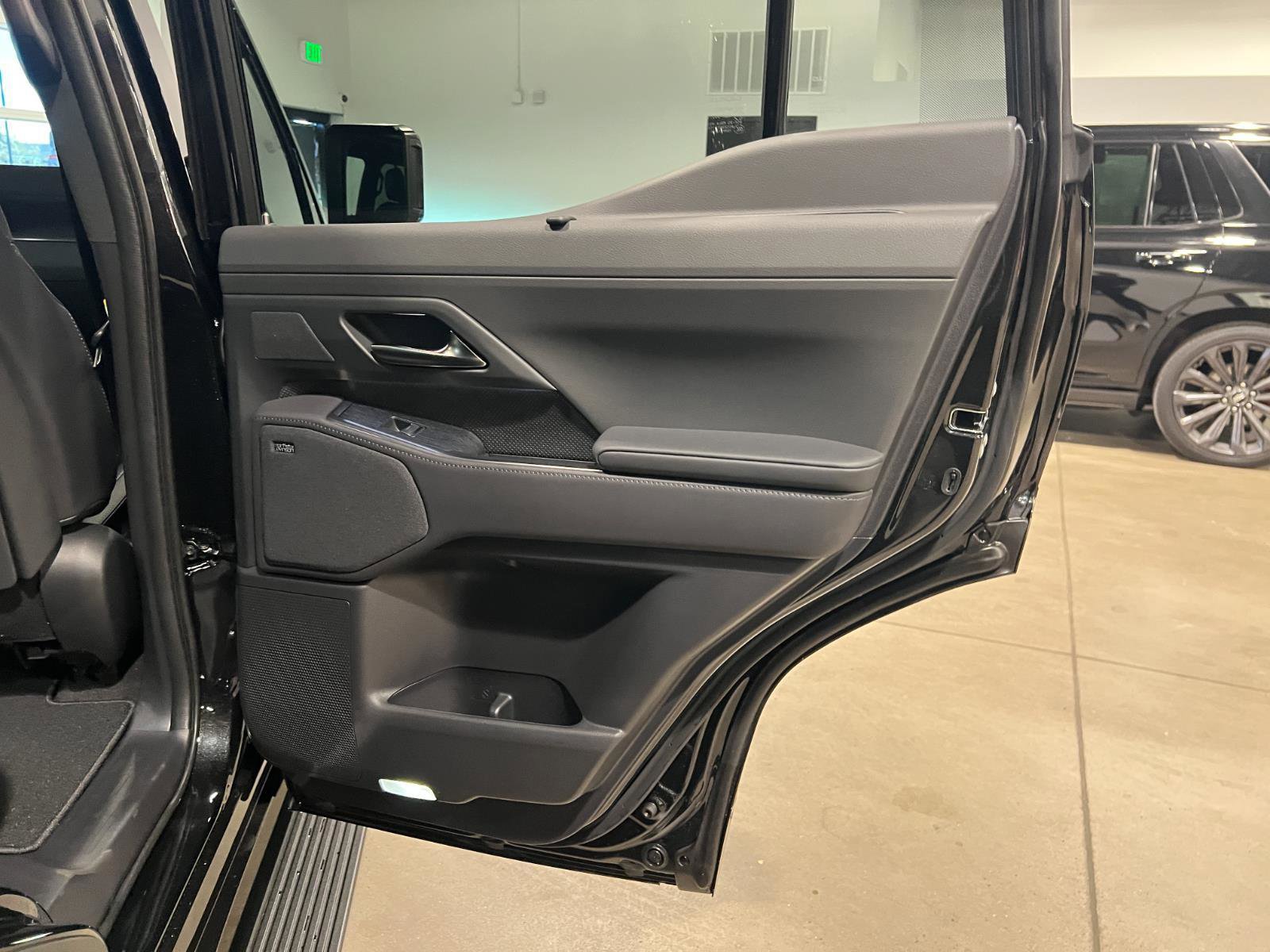 Used 2026 Lexus GX 550 w/ Cold Area Package image 40