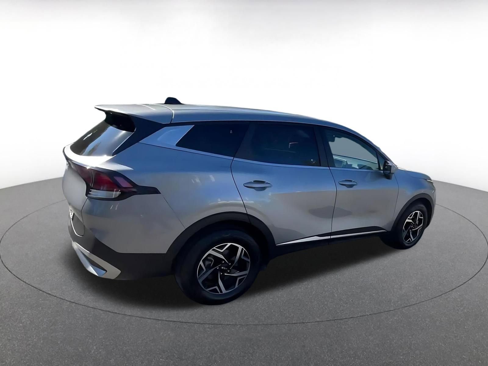 Used 2025 Kia Sportage LX image 15