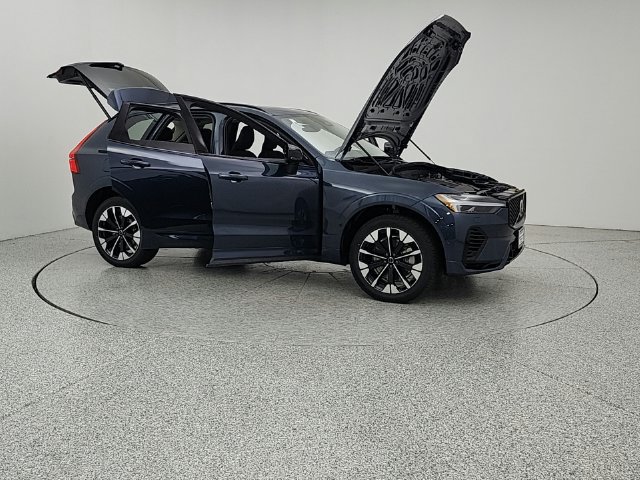 New 2027 Volvo XC60 T8 Plus AWD/4WD image 10