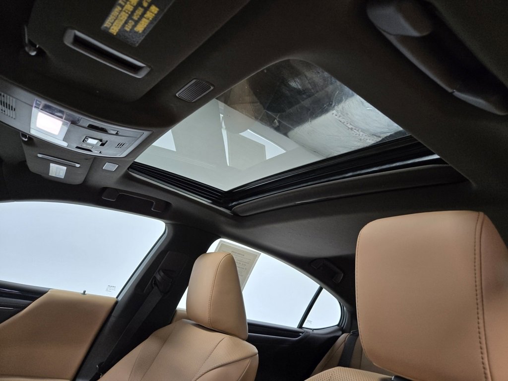 Used 2021 Lexus ES 350 w/ Premium Package image 9