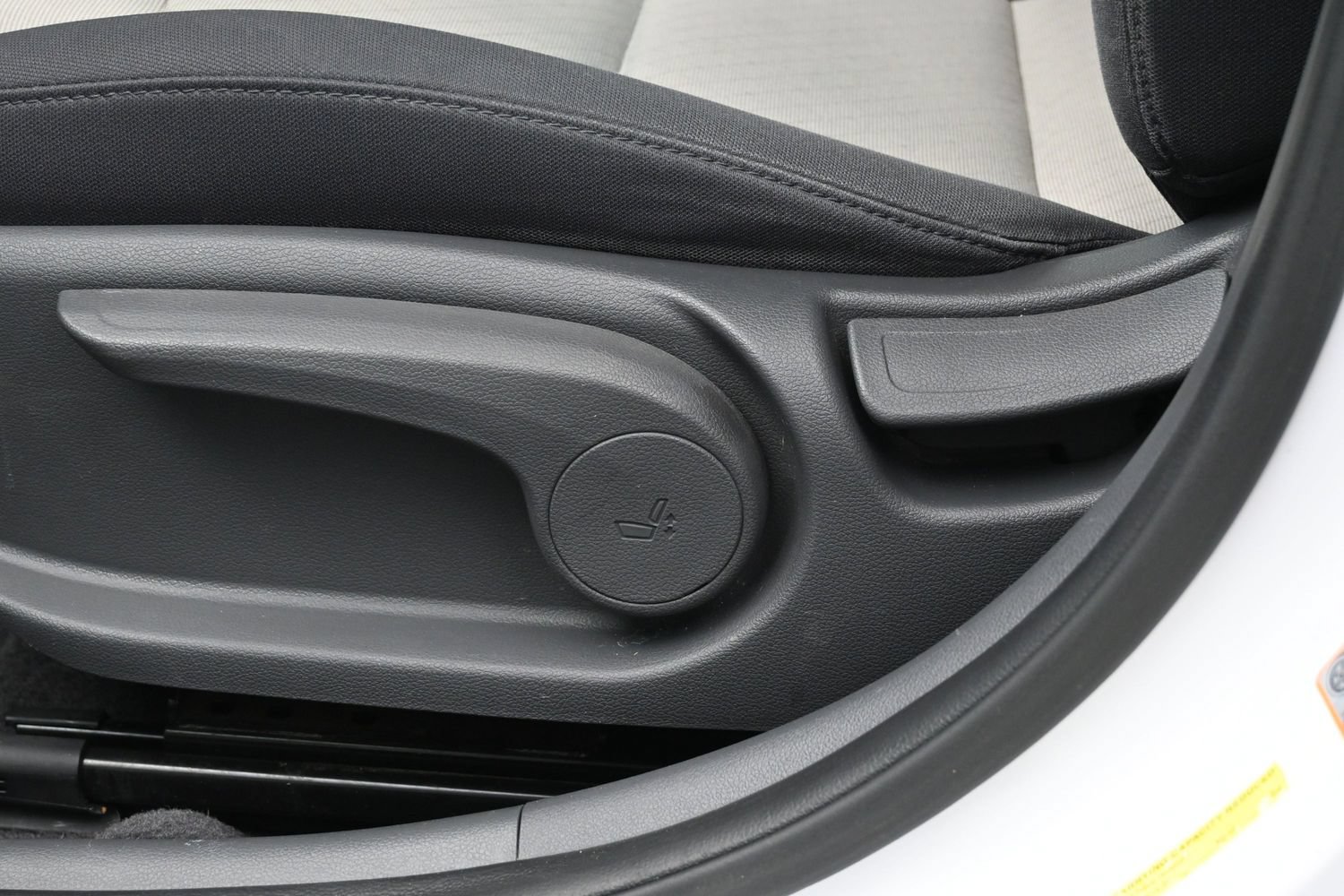 Used 2018 Hyundai Ioniq Blue FWD image 10