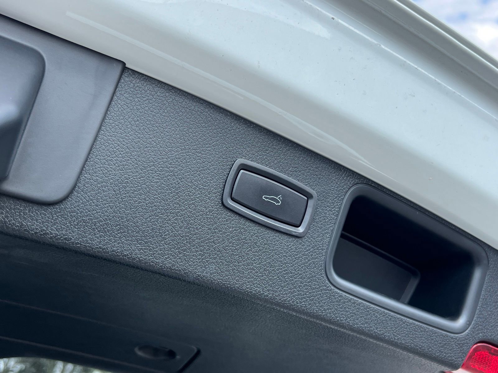 Certified 2020 Porsche Macan image 20