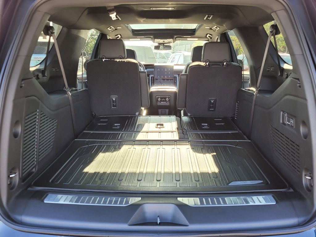 New 2025 GMC Yukon XL Denali w/ Sun & Power Step Package image 9