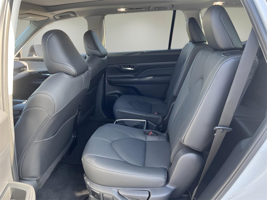 Used 2025 Toyota Grand Highlander FWD image 10