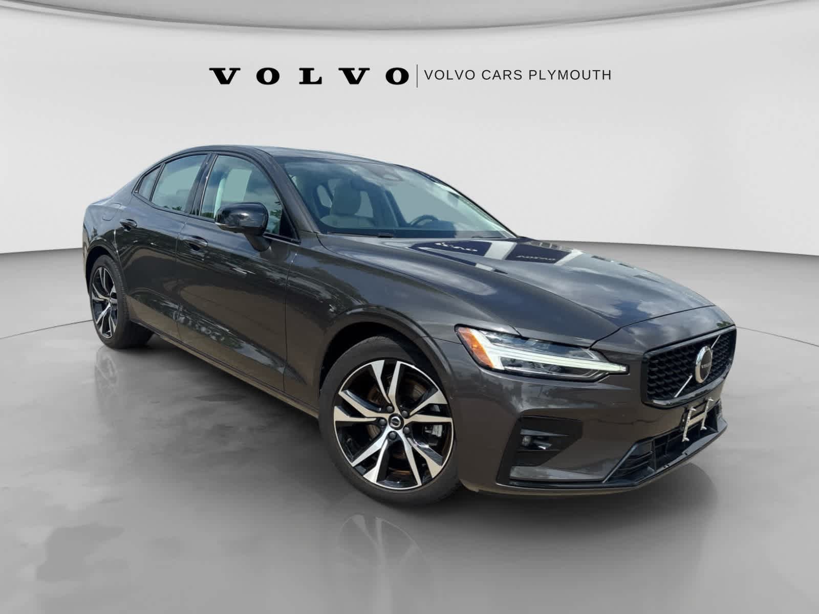 Used 2025 Volvo S60 B5 Plus FWD image 1