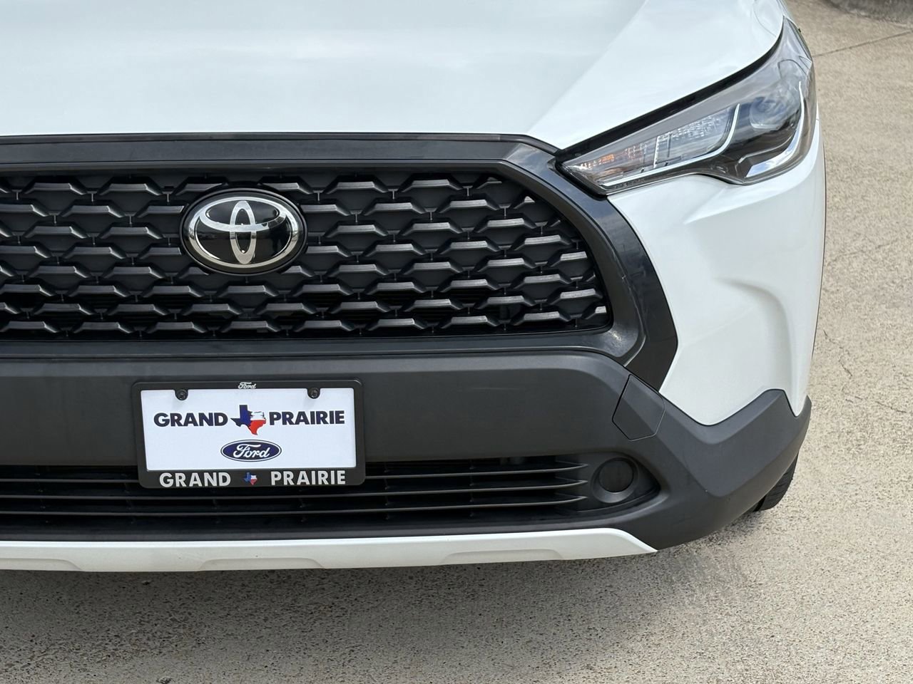 Used 2022 Toyota Corolla Cross LE image 10