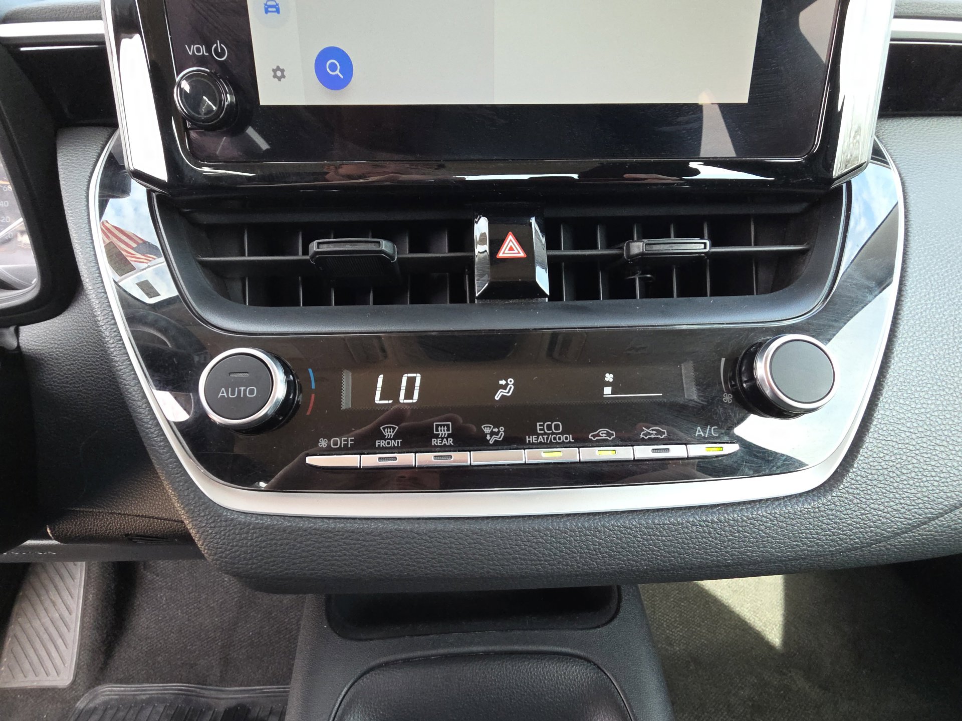 Used 2024 Toyota Corolla LE image 23