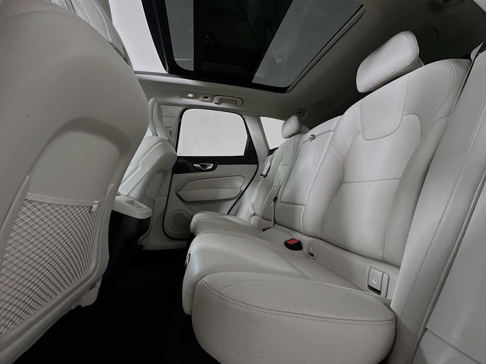 Used 2023 Volvo XC60 B5 Plus w/ Protection Package Premier FWD image 23