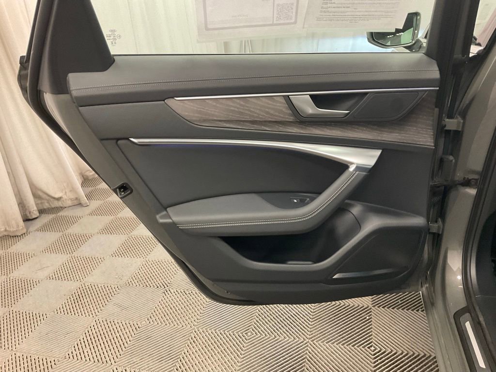 Used 2024 Audi A6 Premium Plus image 32