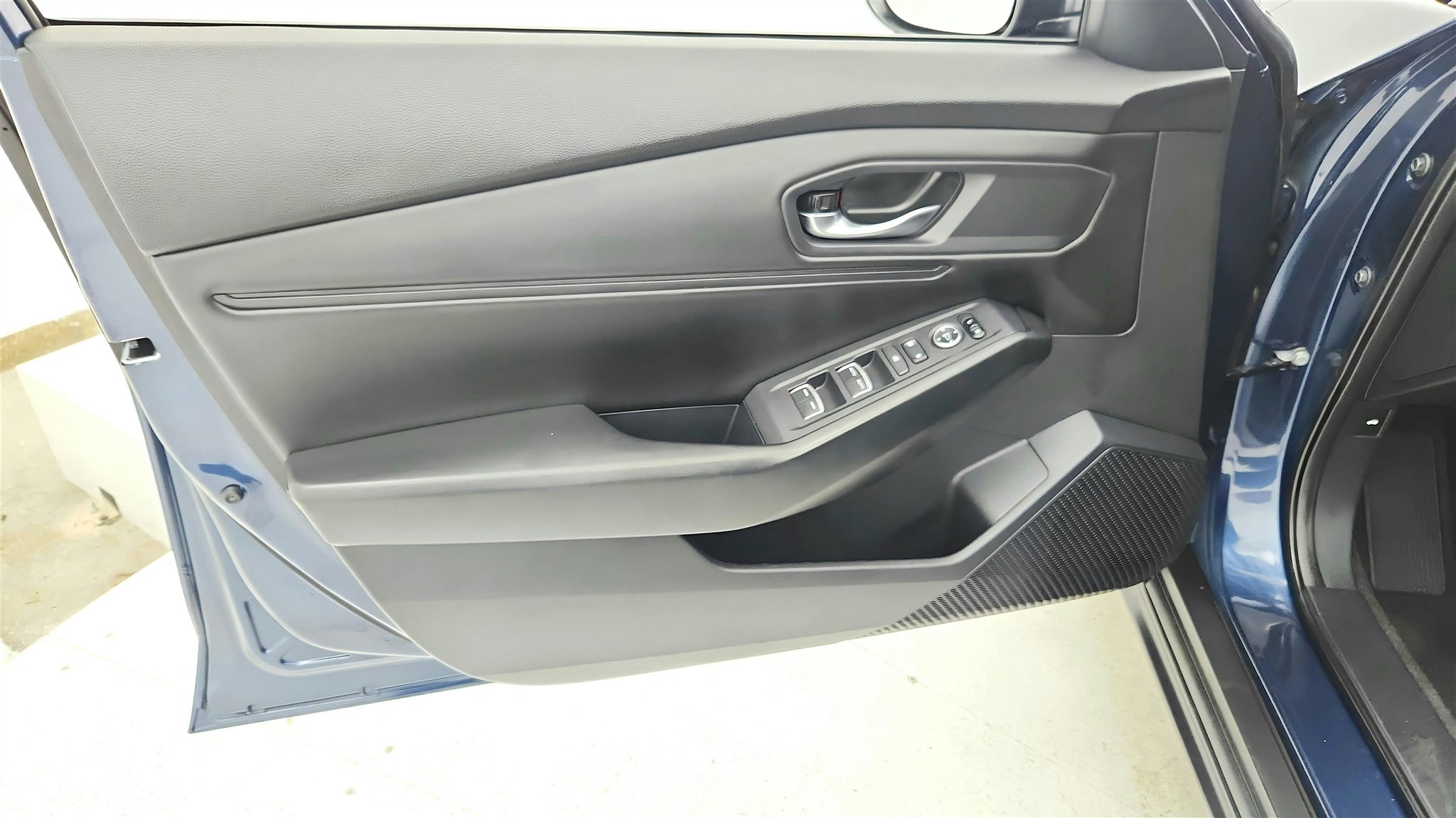 Used 2023 Honda Accord EX image 36