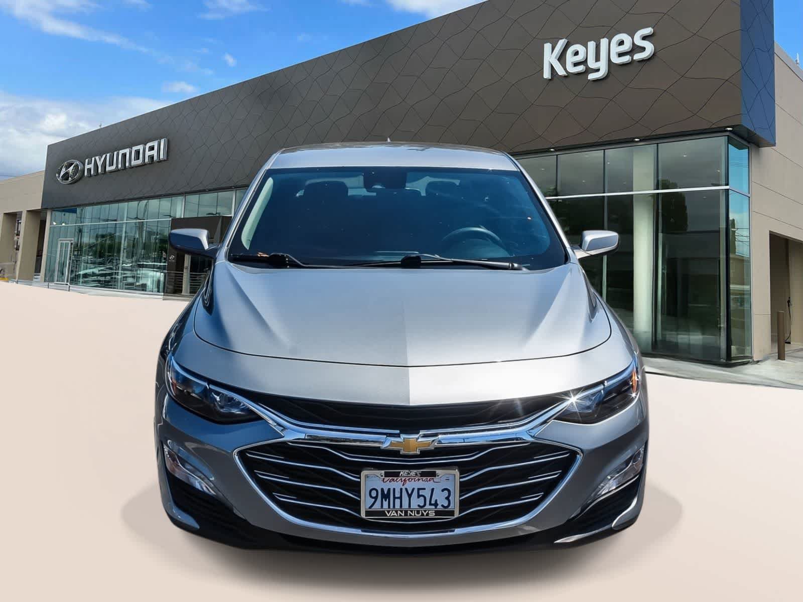 Used 2024 Chevrolet Malibu LT FWD image 2