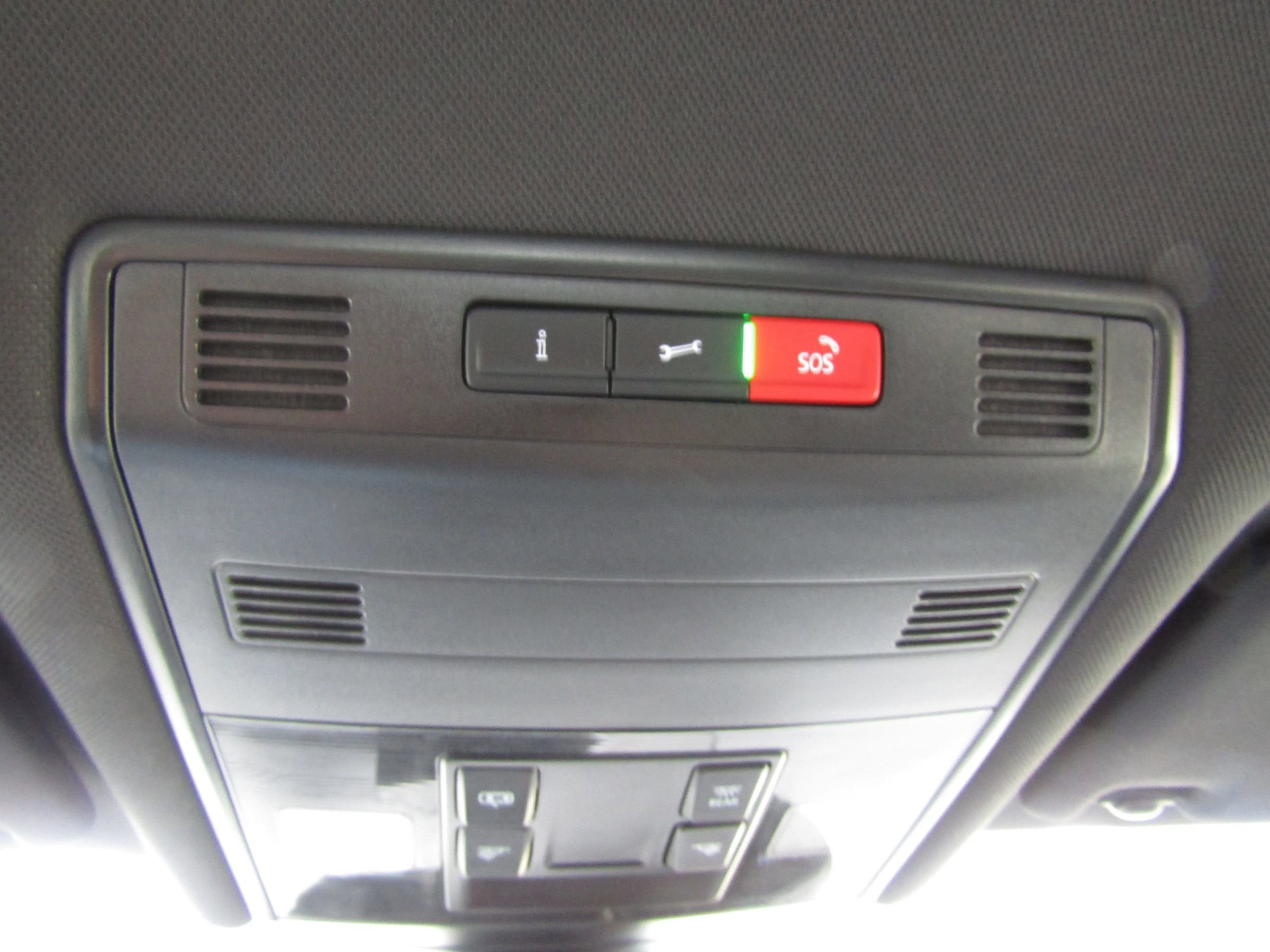 Used 2025 Volkswagen Jetta Sport image 32