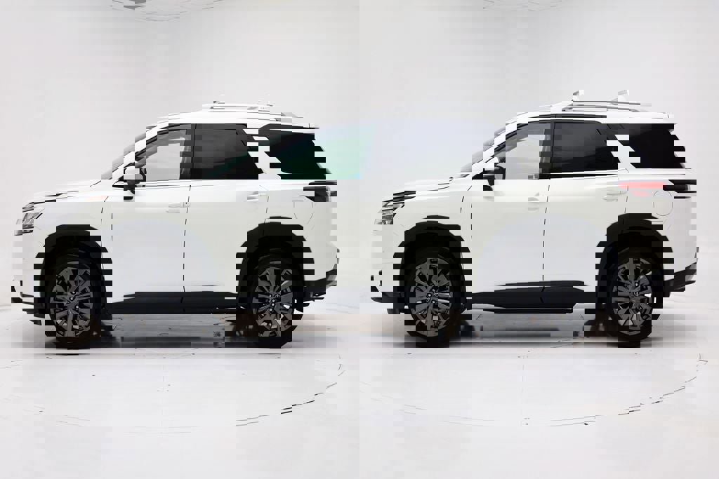 Used 2024 Nissan Pathfinder SL w/ SL Premium Package image 6