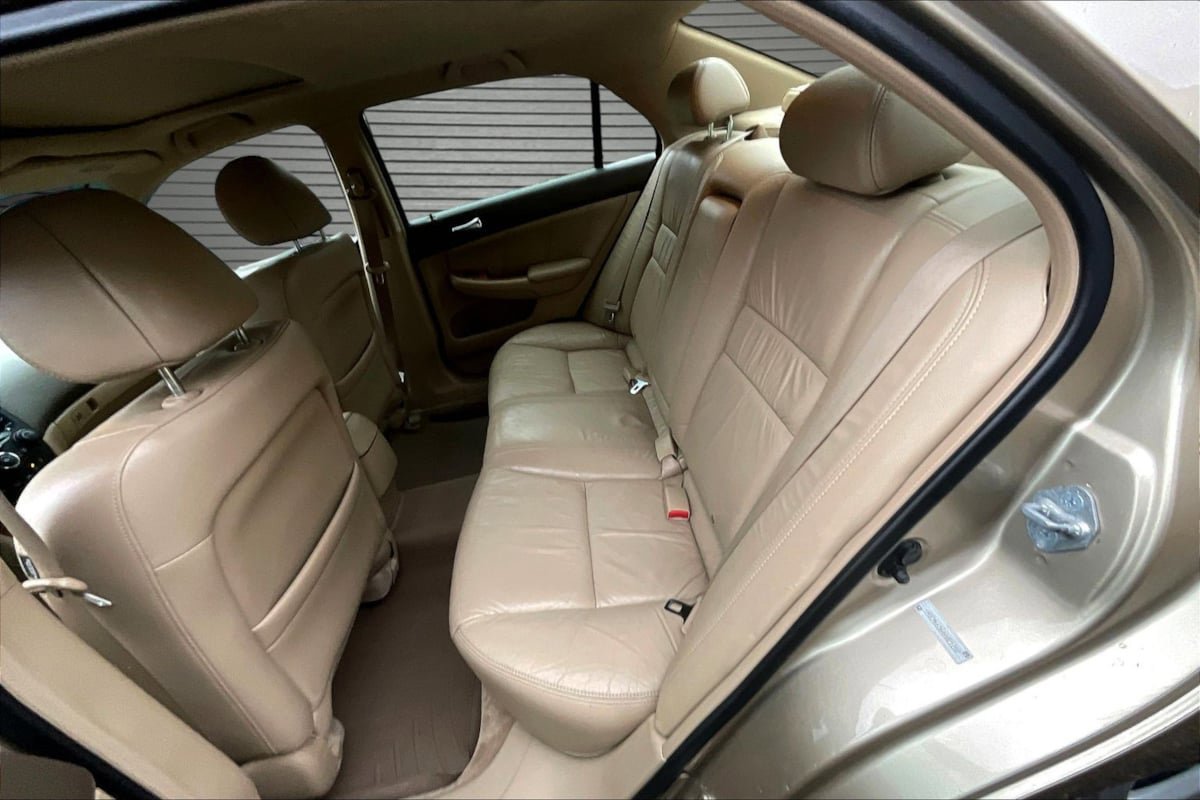 Used 2004 Honda Accord EX image 21
