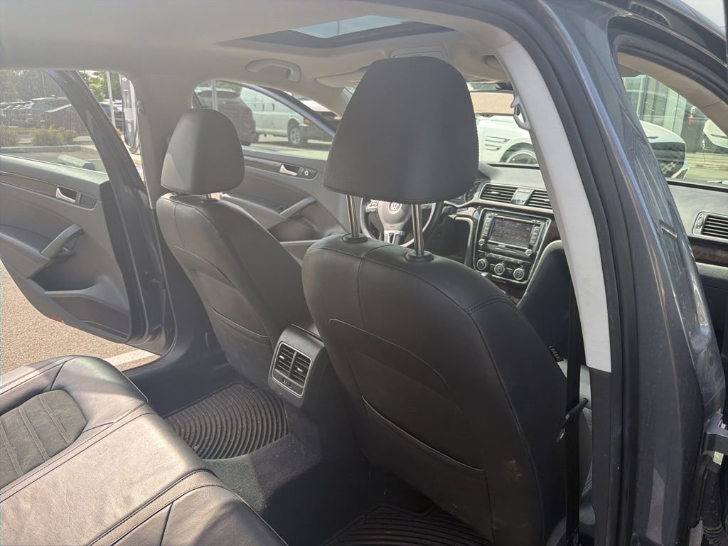 Used 2014 Volkswagen Passat 1.8T SEL Premium FWD image 50
