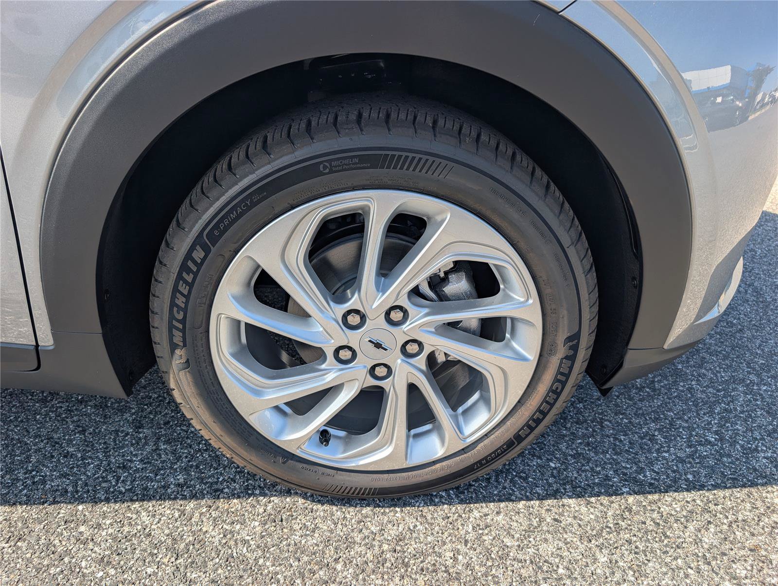 New 2027 Chevrolet Bolt LT FWD image 5