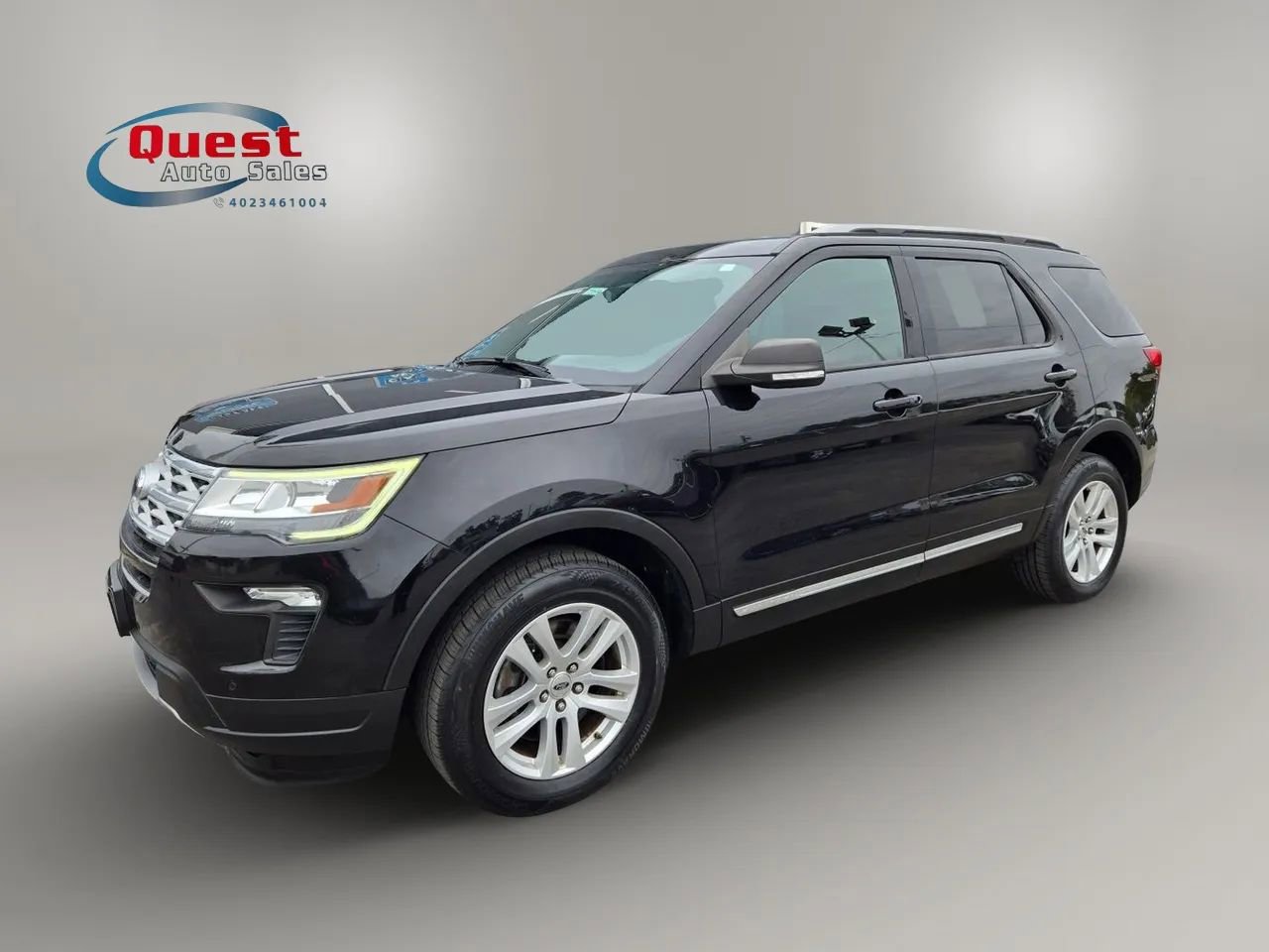 Used 2019 Ford Explorer XLT w/ Equipment Group 202A AWD/4WD image 3