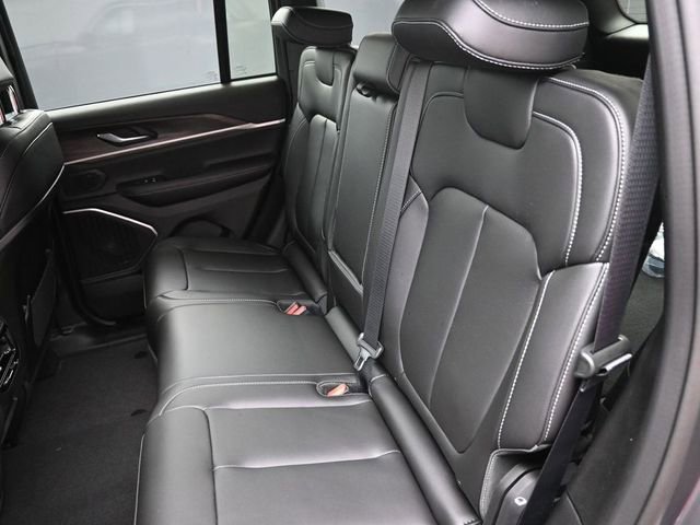 New 2026 Jeep Grand Cherokee Limited w/ Trailer Tow Package image 17